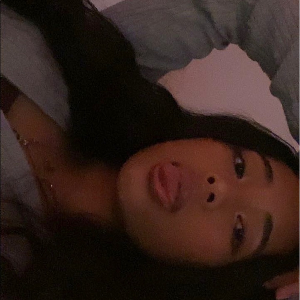 Meet your Posher, Rina